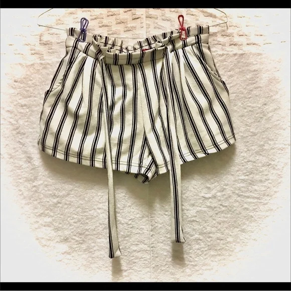 Hot Kiss Comfy Ruffled White Striped Shorts - Picture 2 of 8